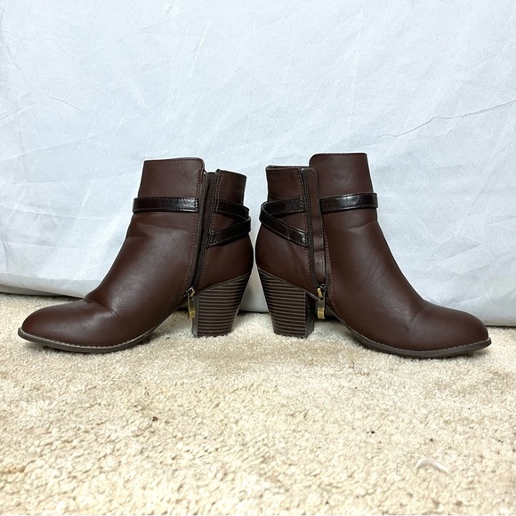 Lightly Used “Cushion Walk” Modern Chocolate Booties with High Heels - Picture 2 of 5